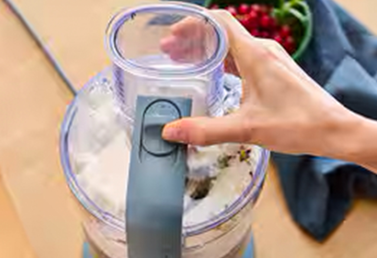 Παρουσιάζει το πλήκτρο επιλογής της ταχύτητας